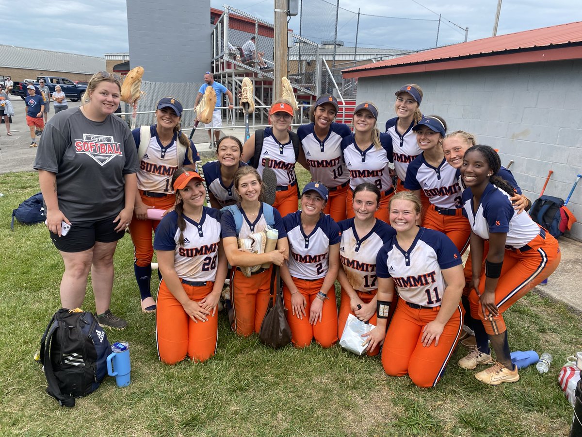 Summit Softball tweet media