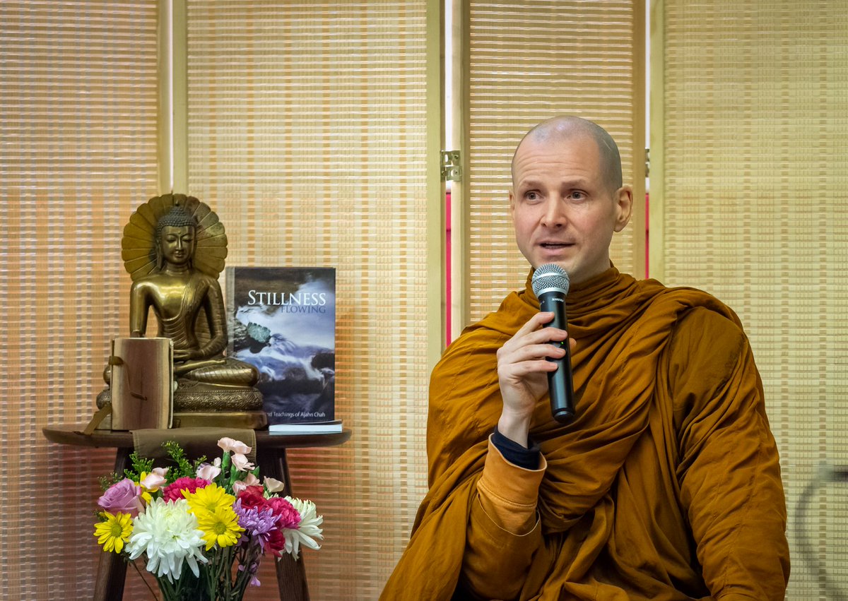 clear_mountain_'s tweet image. "We all know what contentment means: that there is no need to overburden oneself. To be easily satisfied means to appreciate whatever there is and whatever comes in correct ways"
Source: "No Worries" by Luang Por Liem, p. 63
#buddhist #buddhism #theravada #thaiforestradition