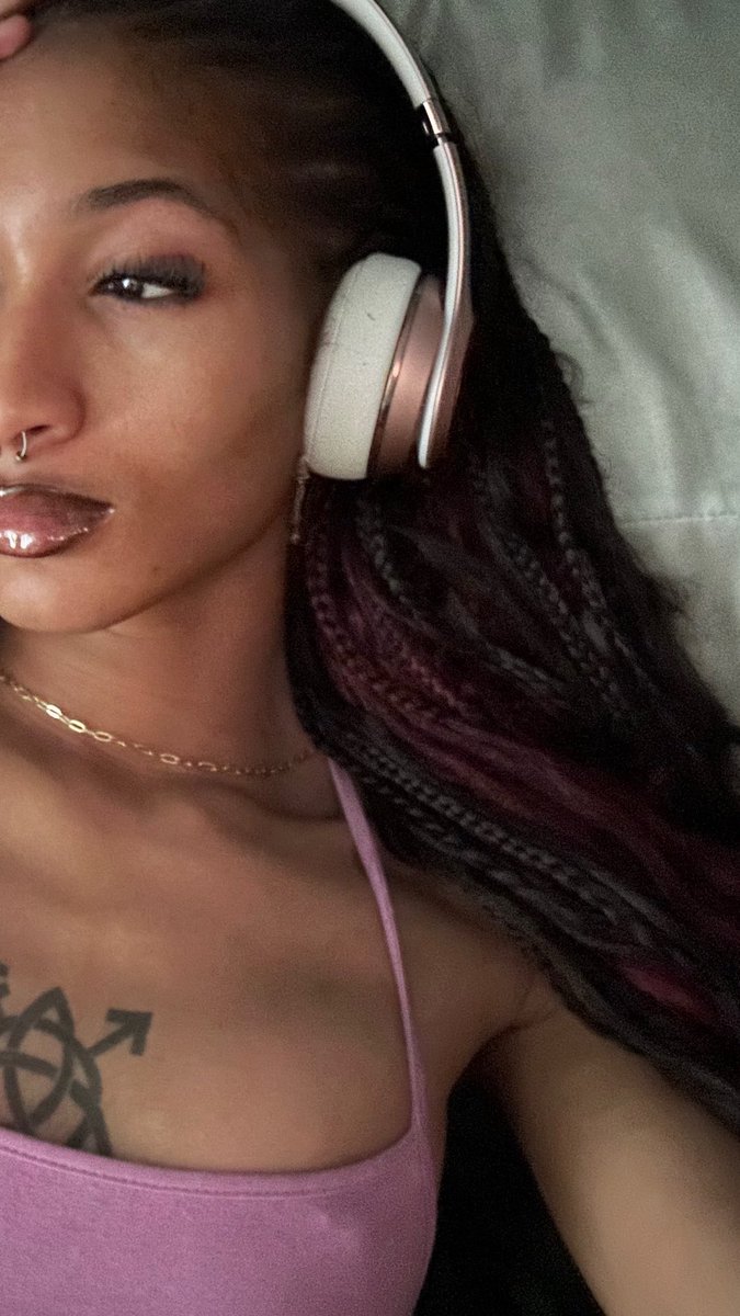 MxGoodBussy's tweet image. Happy 420🌬️🍃🤤
•
•
•
•
•
#ts #trans #curious #erotic #stlfreak
#stl #fetish #pics #pretty #secret #post #wet