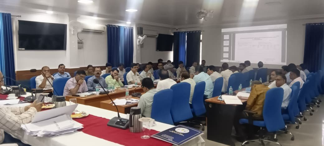 gadbihar's tweet image. 📌 विभागीय समीक्षा बैठक सम्पन्न
आज दिनांक 20 अप्रैल को महानिदेशक सह मुख्य जांच आयुक्त, निदेशालय में प्रमंडल एवं जिला स्तरीय पदाधिकारियों के साथ अनुशासनिक कार्यवाही से संबंधित मामलों की समीक्षा बैठक आयोजित की गई।

#Governance #AdministrativeReform