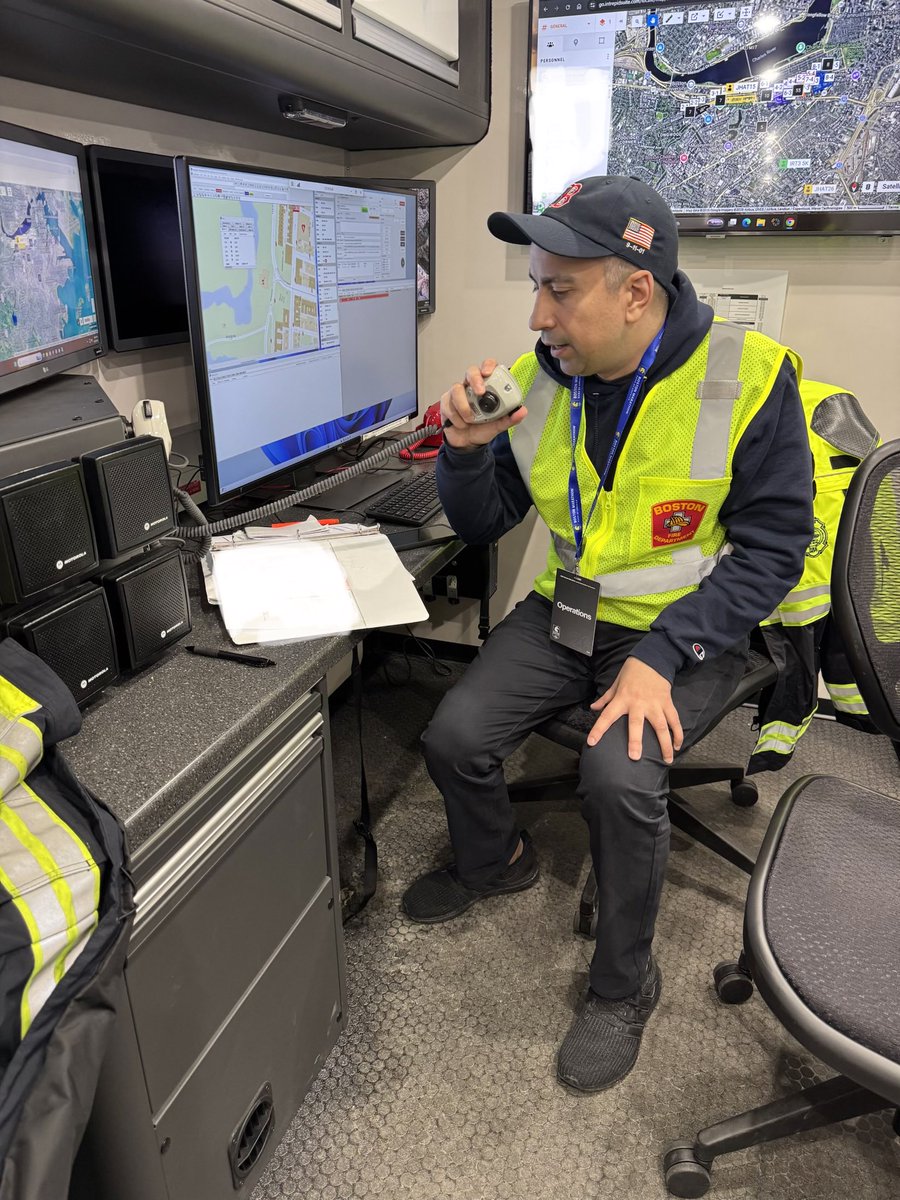 Boston Fire Dept. tweet media