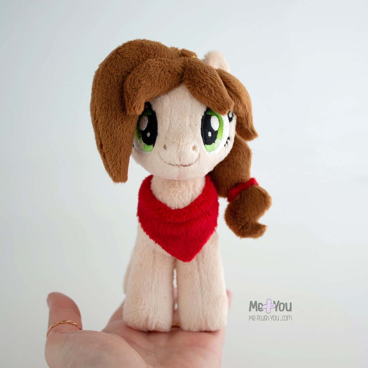 A palm-sized cutie for <a href="/TheBenAlpha/">TheBenAlpha 🇫🇷</a>