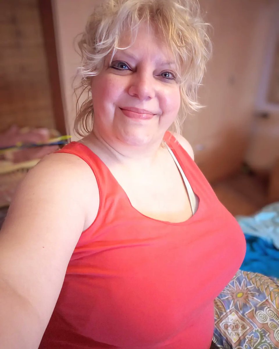 Next Door Sandra tweet media