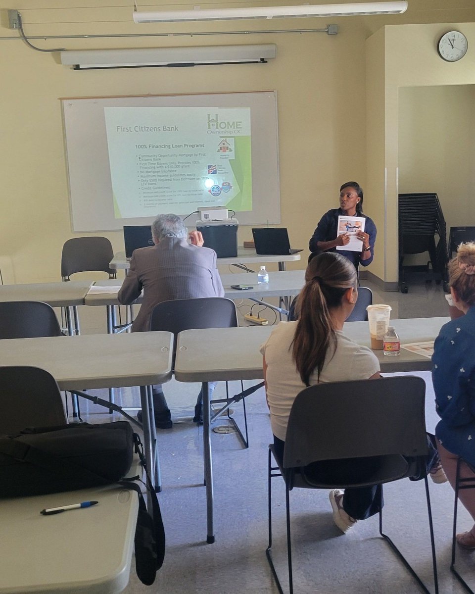 HomeownershipO's tweet image. Thank you Teyona at #FirstCitizensBank 👏for supporting our #HomebuyerWorkshop 🏠and helping #firsttimebuyers get #mortgageready and learn about 100% financing programs and grants💸 to buy in #SanDiego!  We ❤️ to help renters realize the dream of #homeownership.