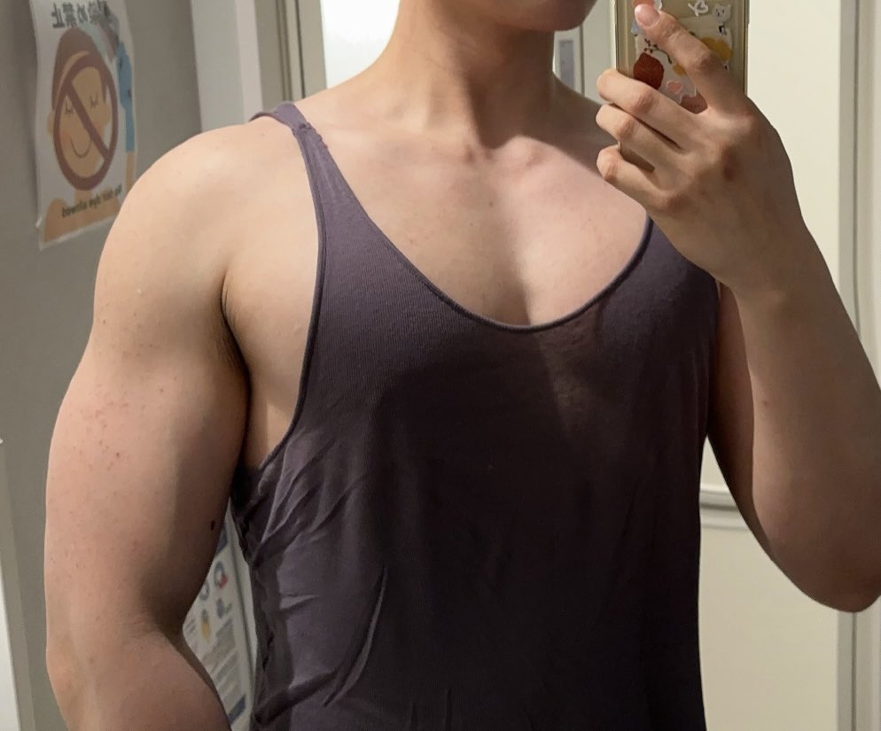 tkcqcc's tweet photo. Shoulders &amp; Arms Day 💪 https://t.co/c1rUxnHmYd