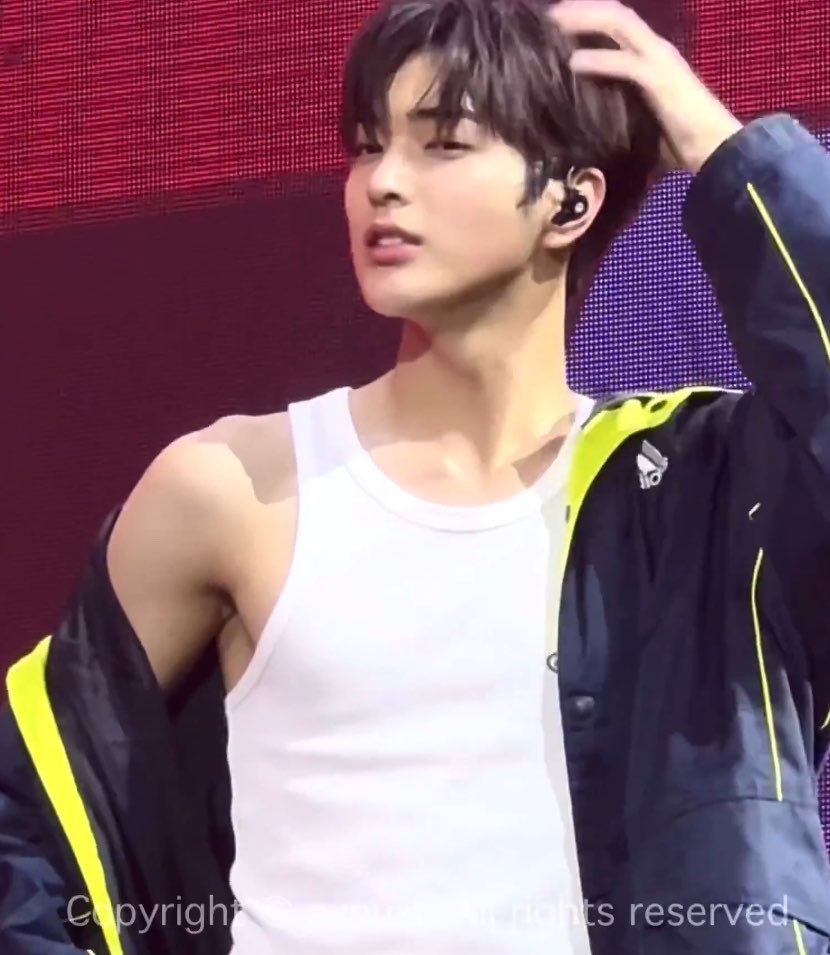 건호 겨드랑이 tweet media