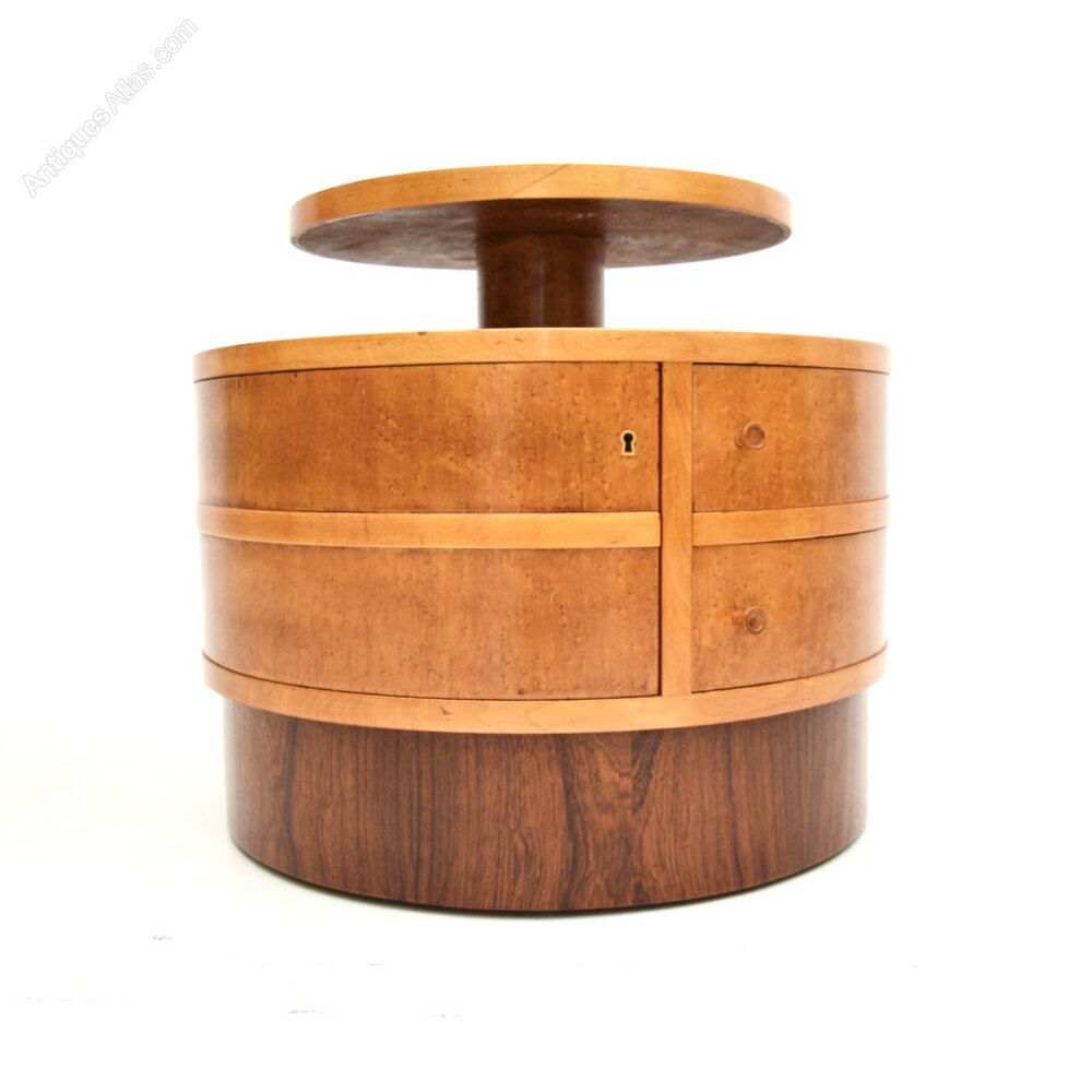 antiques_atlas's tweet image. For SALE on Antiques Atlas we have this
#ArtDeco Birds Eye Maple and Rosewood Side Table #Antiques antiques-atlas.com/antique/art_de… From Marylebone Antiques  From Marylebone Antiques #antique #antiquefurniture #artdecofurniture