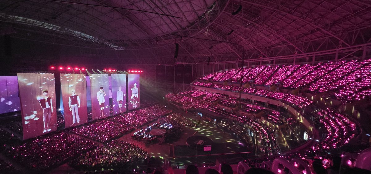 0_YNBEH_0's tweet photo. 플레이브 콘서트 4층 진짜 별로고 3층도 2층도 완전 별로임 플로어도 그닥 안 좋음
아무도 플레이브콘 오지마세요 제발..
집에서 온콘정도보면 될듯?
탐라친구들아 명심해 https://t.co/tenkc5kzfq