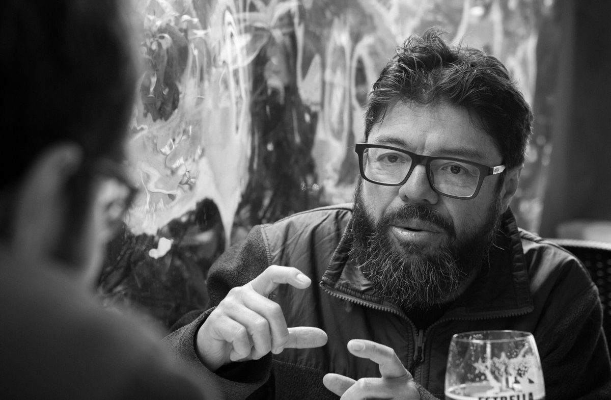 agus__izquierdo's tweet photo. He parlat amb Ubeimar Ríos, actor natural i protagonista de "Un poeta", ara a sales, una de les grans propostes de l'any. Hem comentat la jugada: la interpretació, la seva vinculació vital i íntima amb el personatge que encarna, la derrota i la poesia. https://t.co/bn7gtqYJiC https://t.co/QPt92USpdc