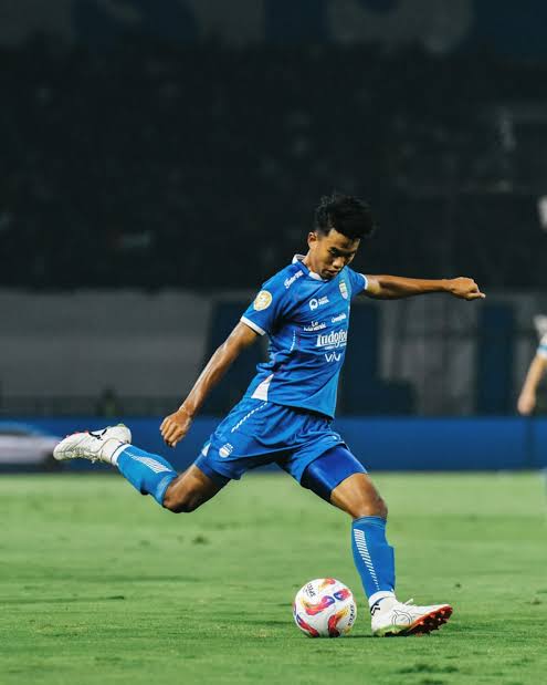 Seniman Bola tweet media