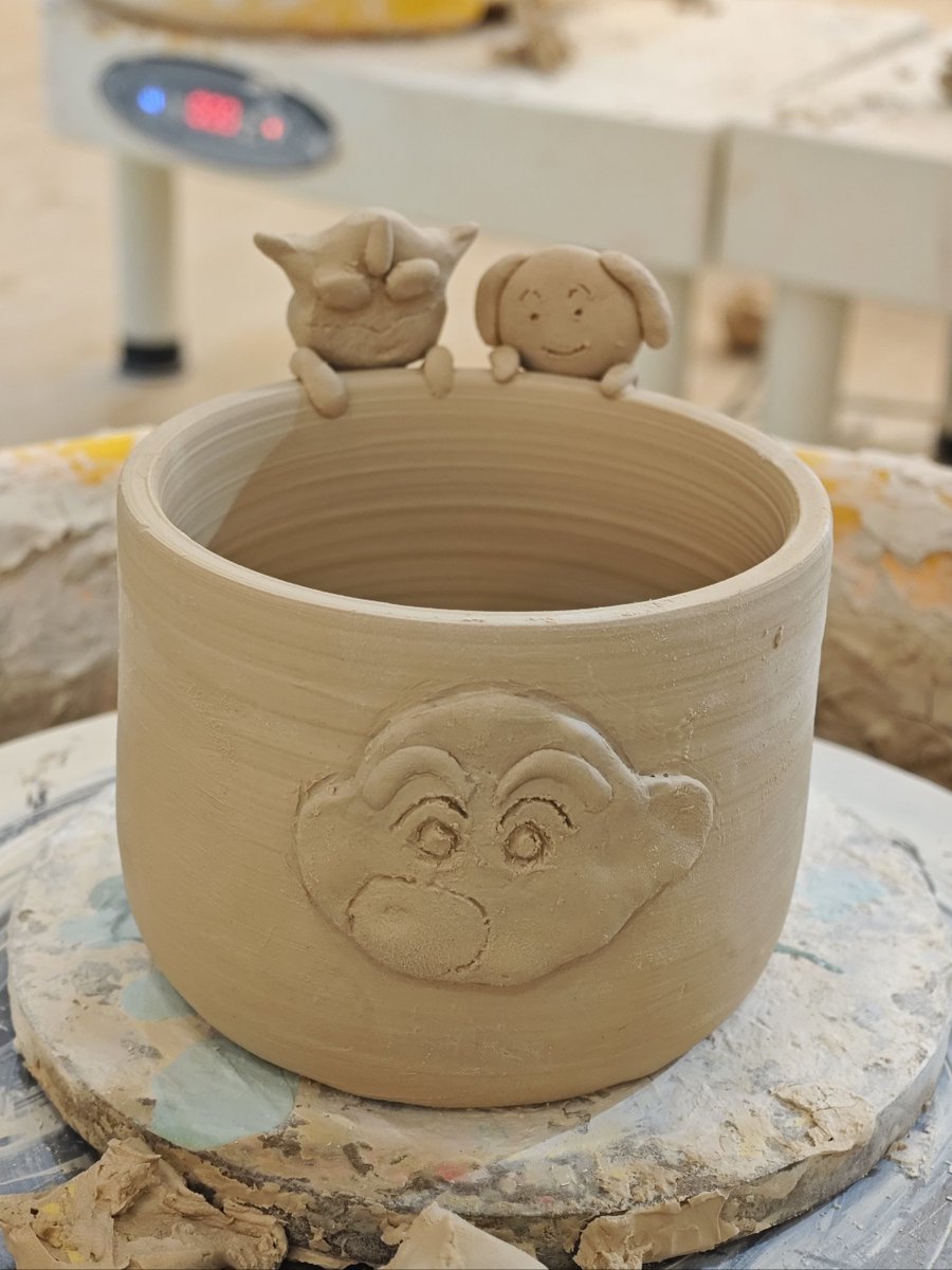 lucaguerra9's tweet image. Handmade charm alert! Turn simple clay into a one-of-a-kind trinket dish—perfect for rings or tiny treasures. Grab your tools, get messy, and make something uniquely yours today! #HandmadeJoy #DIYMagic #CraftLove