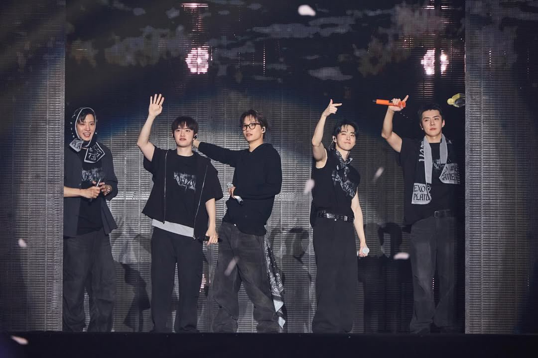 EXOLINTL9's tweet image. [20/04/26] #SUHO Instagram Update with #CHANYEOL #DO(D.O.) #KAI #SEHUN

🔗 instagram.com/p/DXWh_Suk35P/…

To be continued

🎵 EXO-K - 너의 세상으로 Angel

#EXO #엑소 #weareoneEXO @weareoneEXO