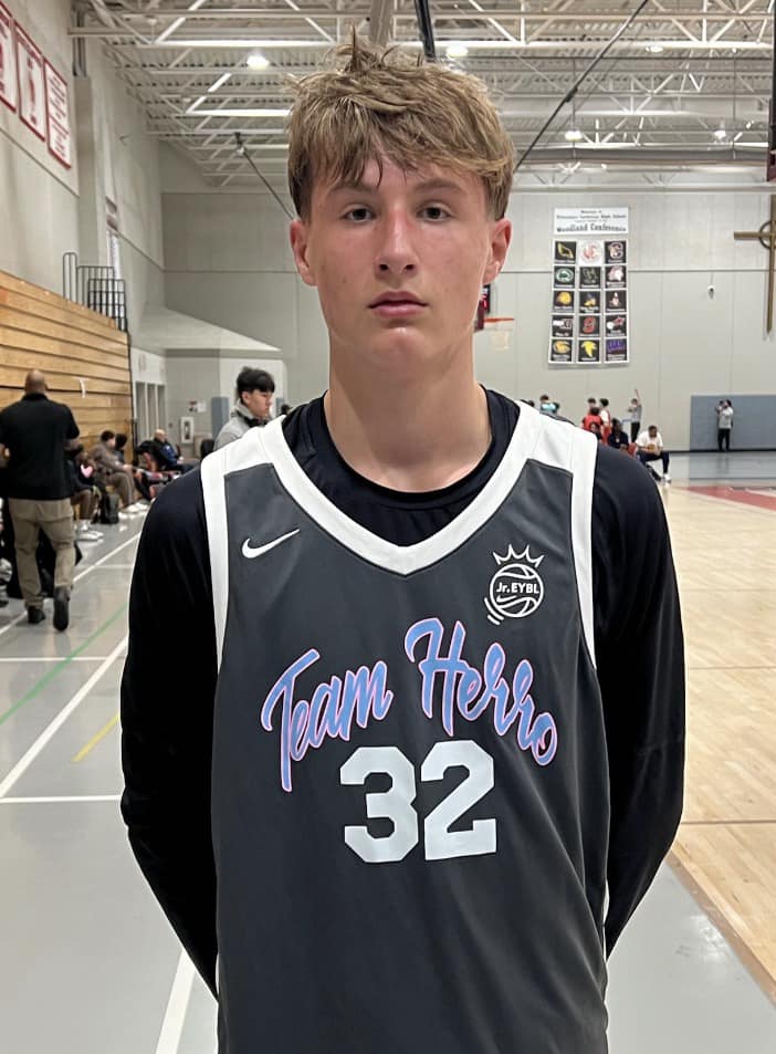 ResorterboysBB's tweet photo. 8th grader Brighton Webb plays for Team Herro on the Nike Jr EYBL Circuit and was rising this weekend in Michigan. @RL_HoopsWI @MHS_Boys_ @_melowilliams
@ColtonWilson23 @Gibbs_Dan_ @WisBBYearbook @BrettPickartsWI @Uorangemen2 @FreshCoastHoops https://t.co/UTl7jxgA3x