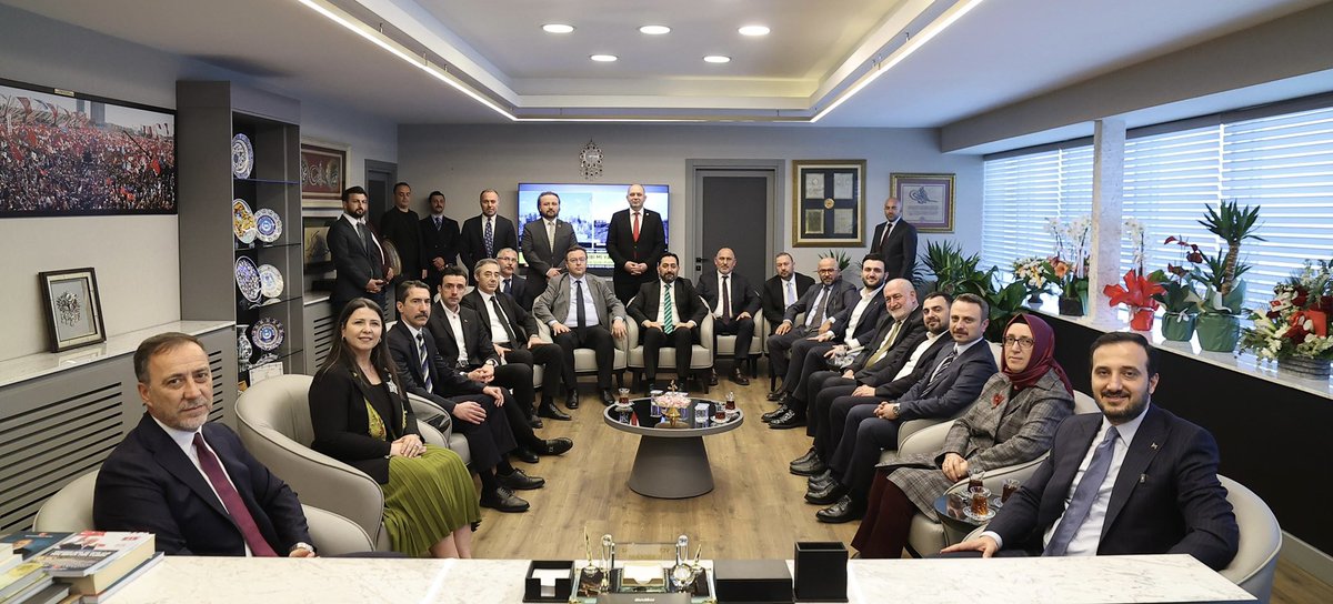 AK Parti İstanbul İl Başkanı Sn.Abdullah Özdemir ve heyetine nazik ziyaretlerinden dolayı teşekkür ediyorum. 

Cumhur İttifakı, Türkiye’nin sarsılmaz teminatıdır. Birlik ve beraberlik içinde yolumuza devam ediyoruz.