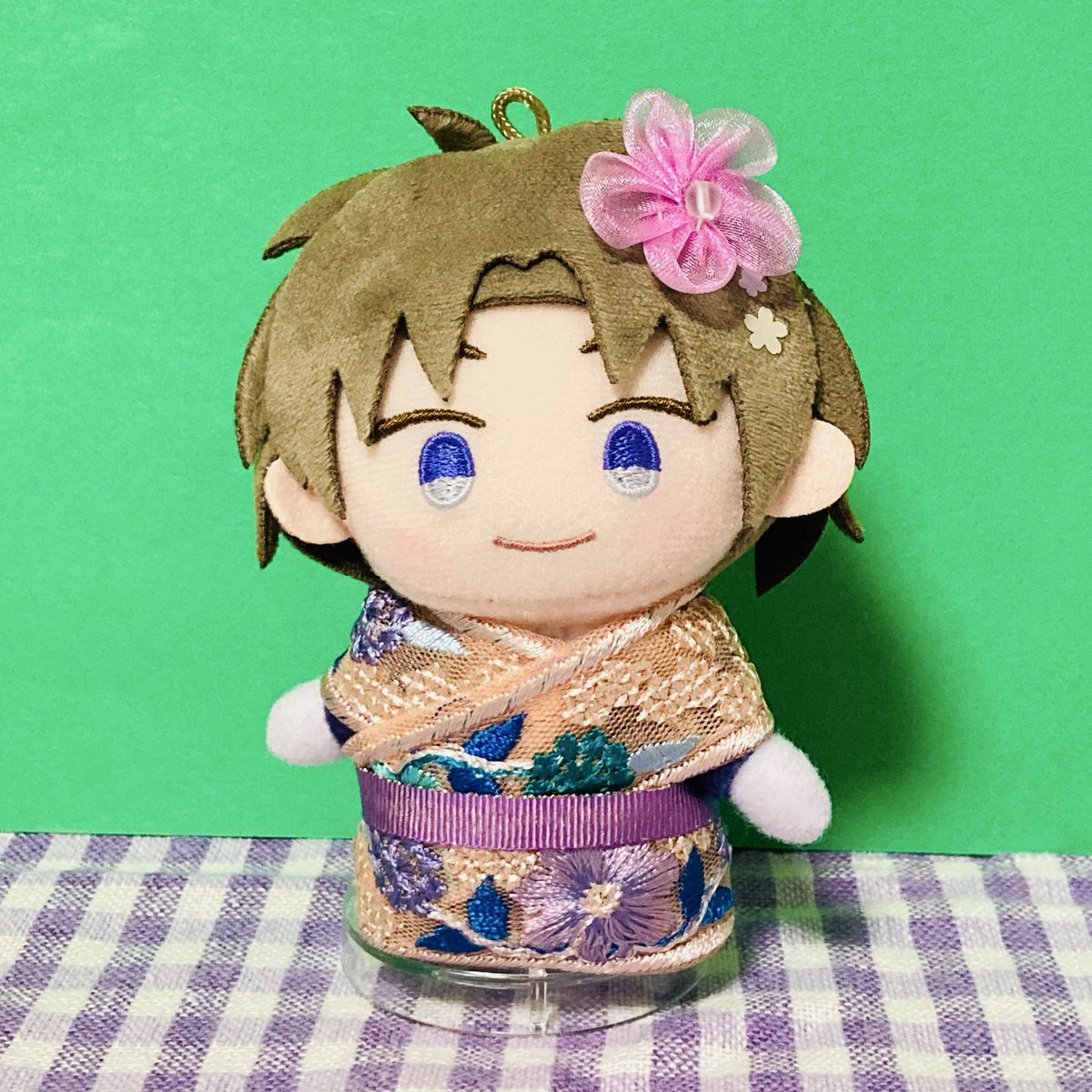 ゆびべを軽装風にできるかな？と思って家にあったインドリボンでやってみたら異国の王子が爆誕しました👑
まっこれはこれでかわいいな🌸