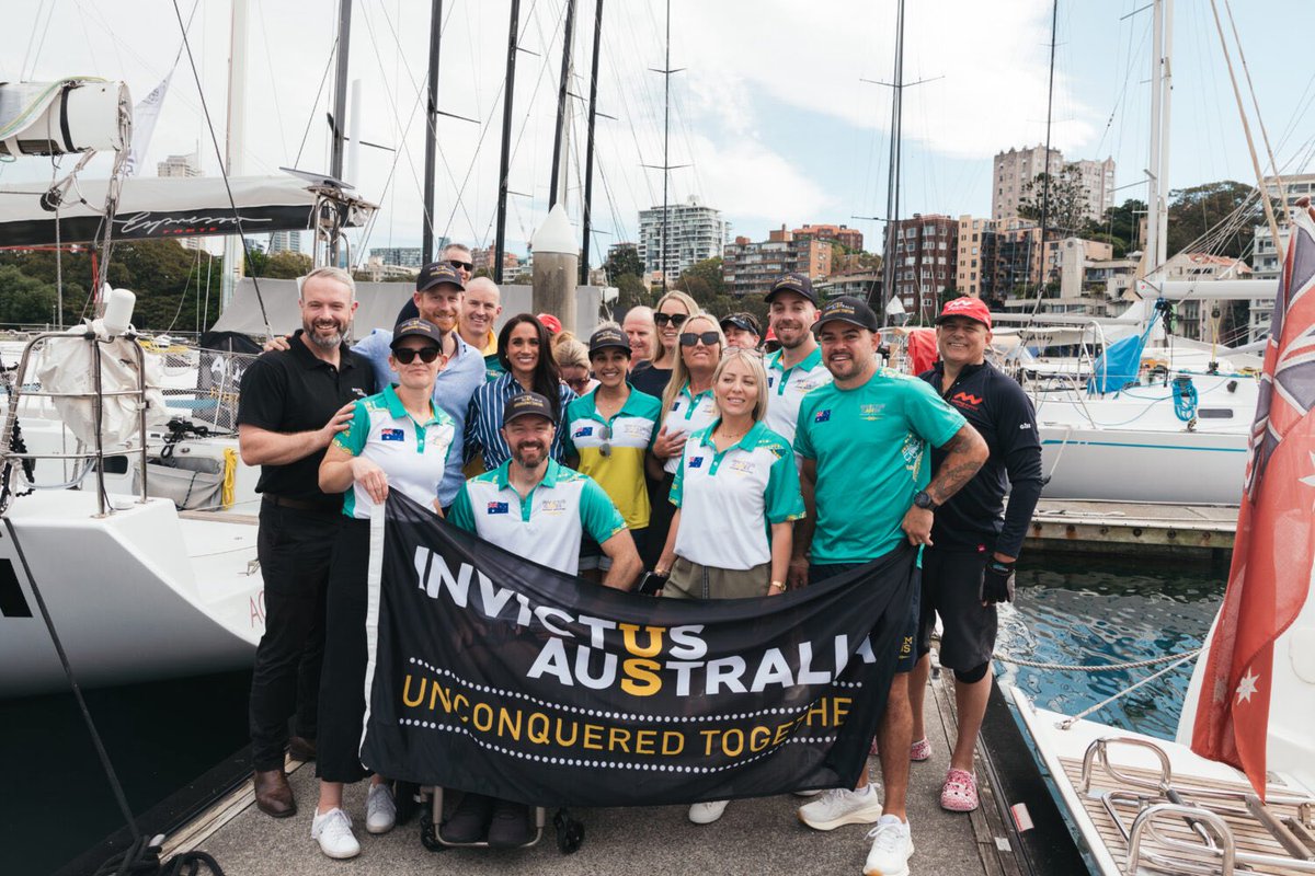 Royal Meg tweet media