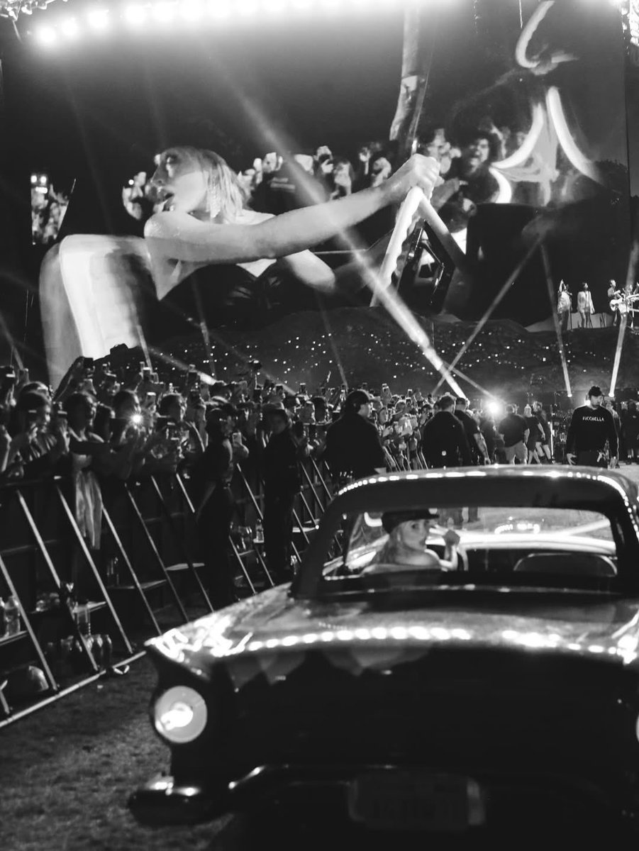 courtney ౨ৎ tweet media