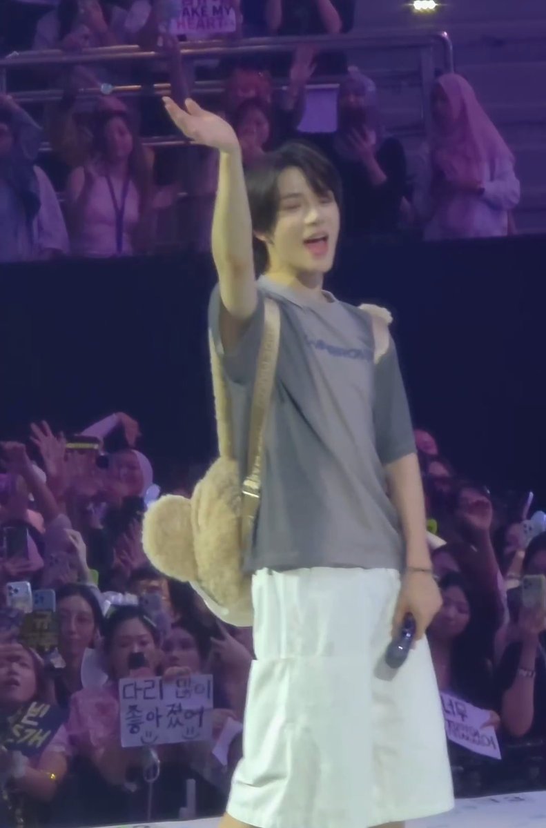 ✨dira saw TXT 😭 🪽 tweet media