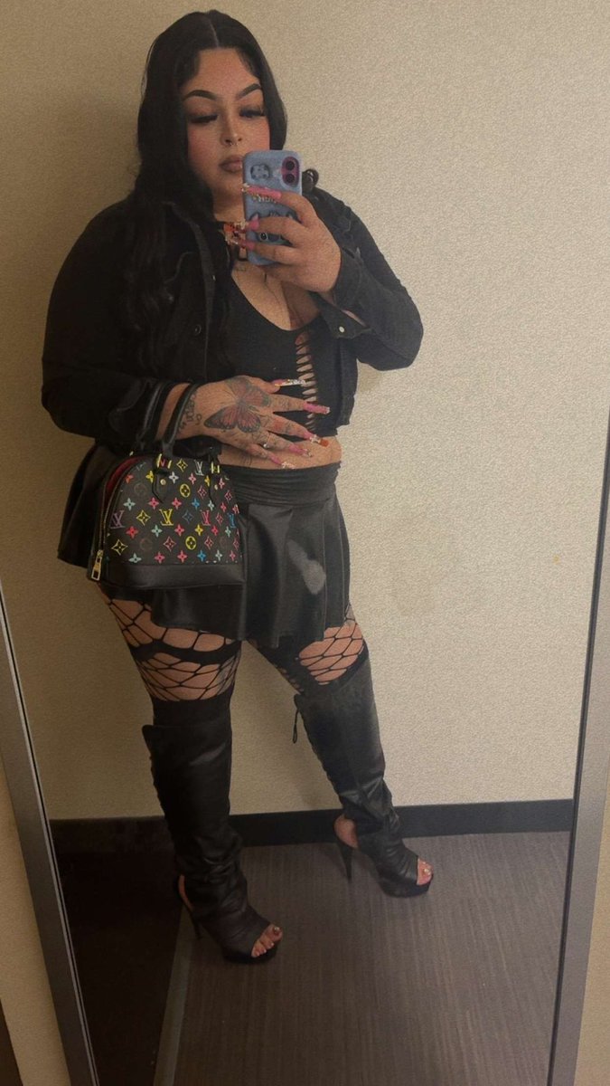 ‼️🦶👣STEPHANIE 👣🦶Chicago‼️ tweet media