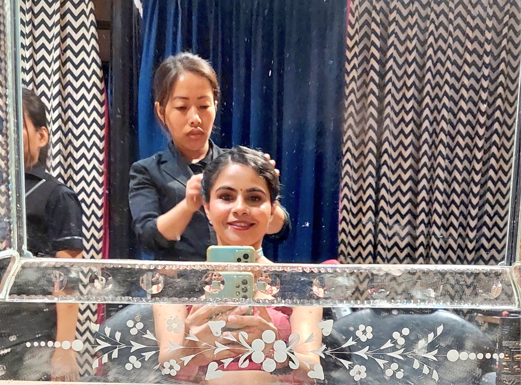 mandakini_'s tweet image. How much I love all this....
Let's see how it turns out to be
#MakeUp