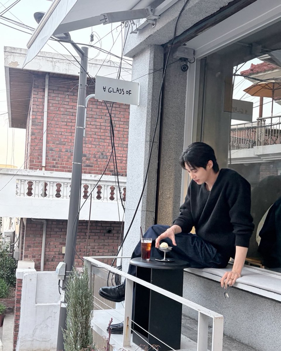 냥 tweet media