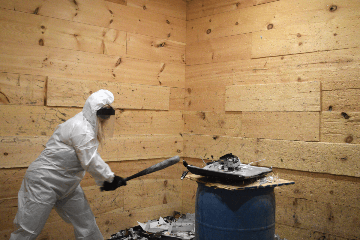 Everything in this room is meant to be destroyed! Take full advantage. 💥⛓️‍💥

Reserve your spot TODAY at allthatrage.com!