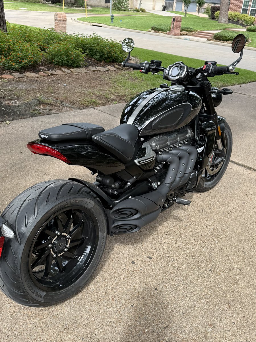 Scood Rockets I had to get a new scoot. Rocket 3 R Storm. 2500cc, 180 hp. Pure ...