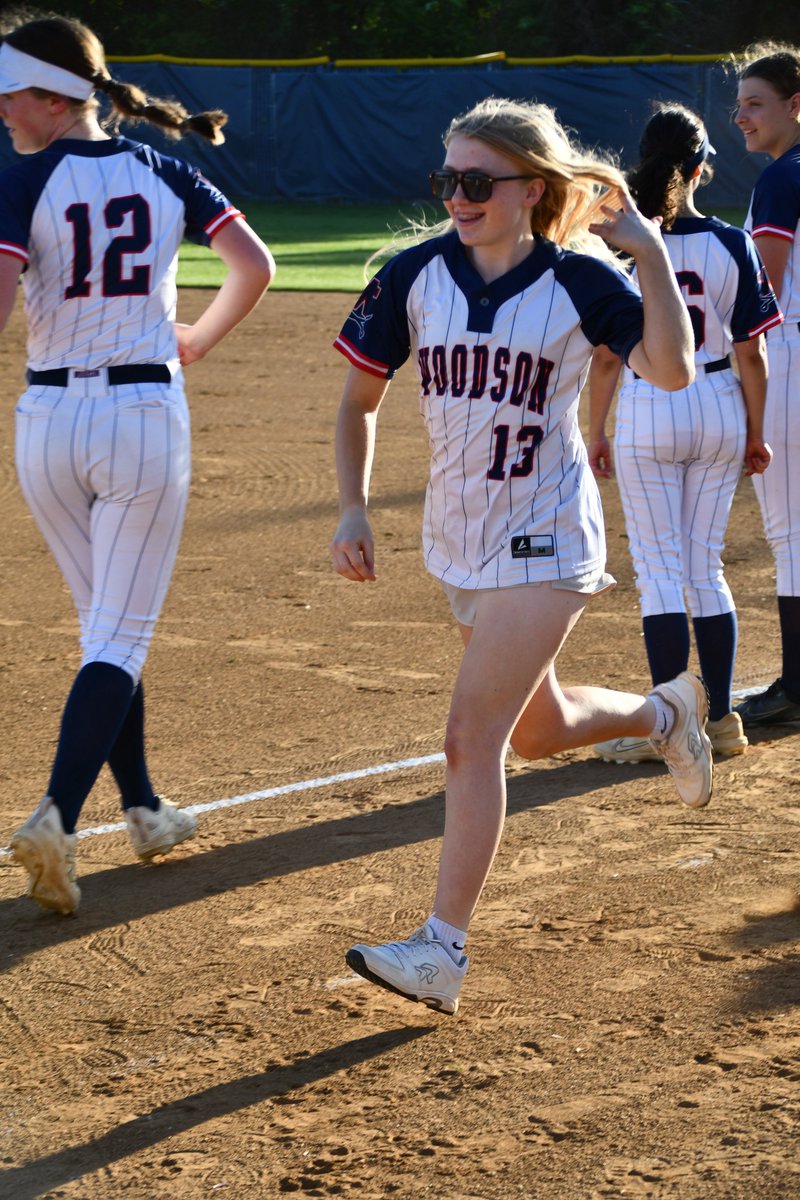 maejuliano2027's tweet image. A few weeks ago, I damaged a tendin and was told no softball for four weeks. Right now, the goal is to do lots of PT and rest. I will be back next month, but for now we are taking it one day at a time. 🫶🏻 
#StudentAthlete #Classof27 #Outfielder #Pitcher