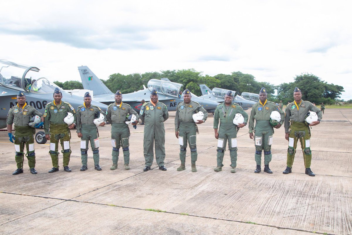 IanECox's tweet photo. Recent scenes from the Zambia Air Force. 🇿🇲 https://t.co/xHyNgedrO6