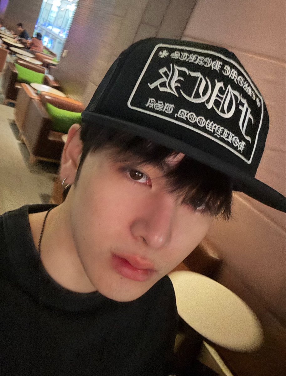 𝐒𝐚𝐧𝐭𝐚. tweet media