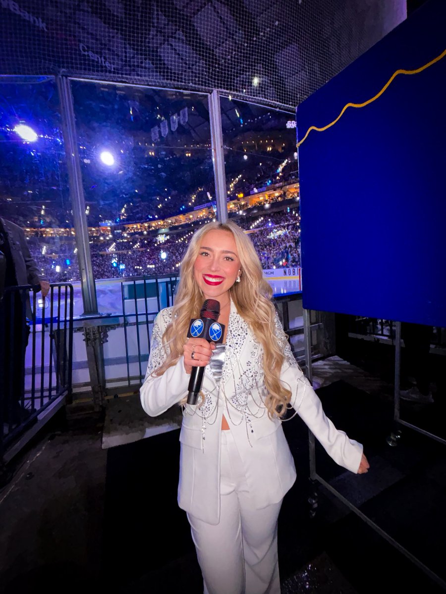 Cami Clune tweet media