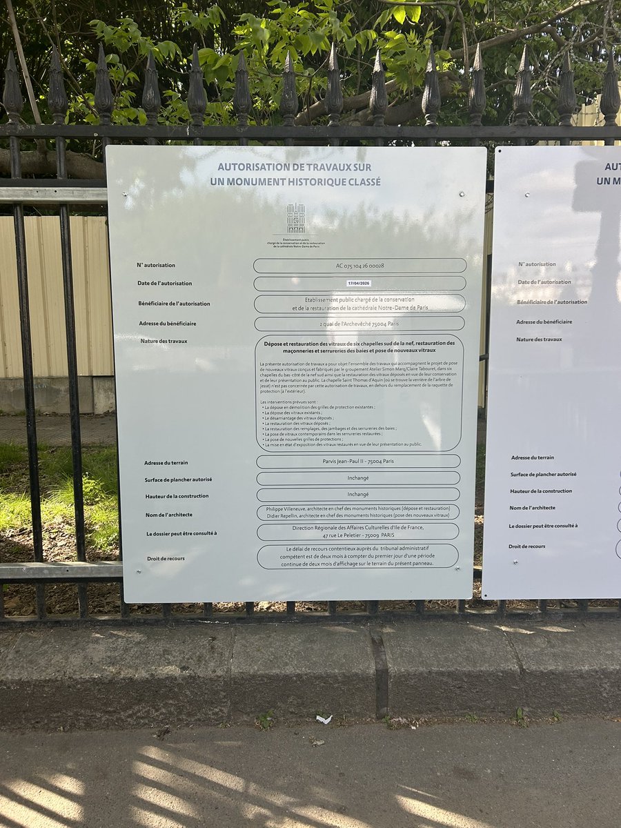 🔴 C’est parti pour le replacement des vitraux de #NotreDame ! L’autorisation de travaux a été affichée aujourd’hui et nous avons deux mois pour l’attaquer. 
Vous pouvez nous y aider en faisant un don ici 👉 sitesetmonuments.org/notre-dame-def…