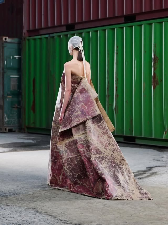 I wonder who is going to wear this Margiela dress to the Met Gala? 

It is made from the canvas of an old painting. 
It is quite literally a “work of art”.
