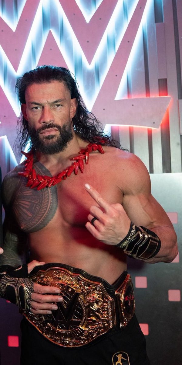 ☝🏼💙Reigns/صالح tweet media
