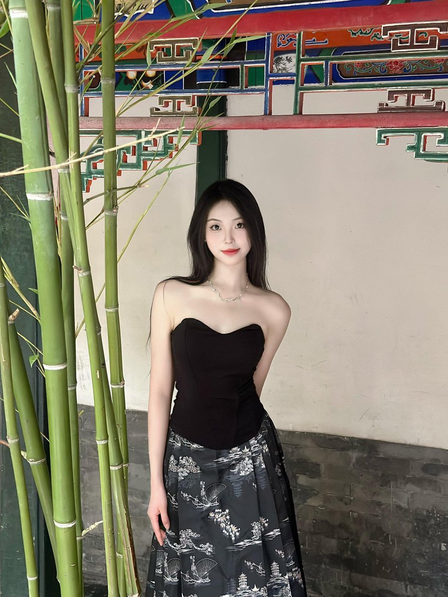 Hanhan960's tweet photo. 你主动点儿，我们的故事就开始了。 https://t.co/3ZECxEqkJO