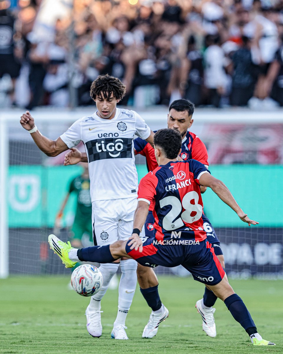 MardizFotos's tweet photo. 30 minutos de fútbol. 

Fotos para Nación Media.
📸 Mariana Diaz. https://t.co/LRpn42bJ9E