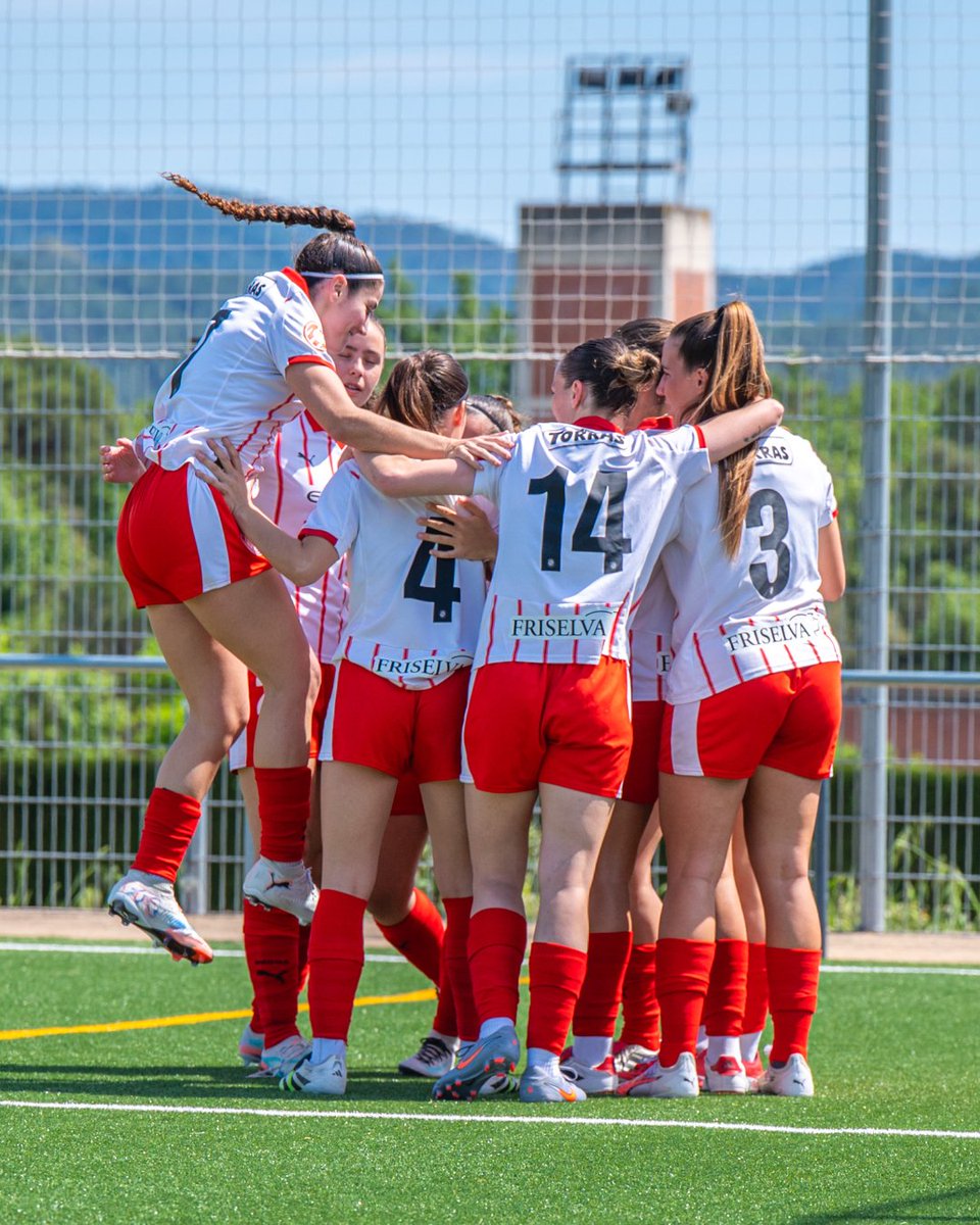 GironaFC's tweet photo. ❤️🤍 El Girona FC Femení assoleix la permanència i seguirà un any més a Tercera RFEF https://t.co/tx7JABWKtz