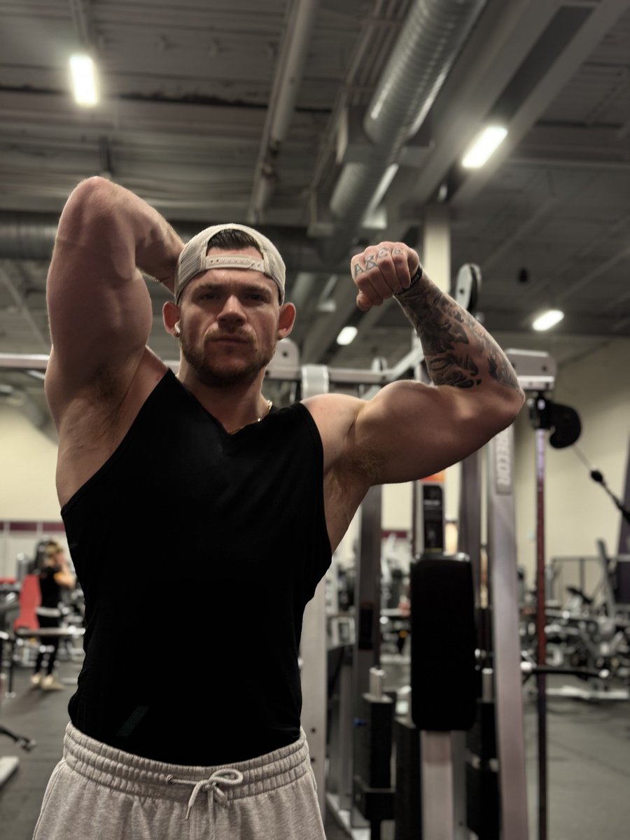 Rate my arms 1-10 ⬇️