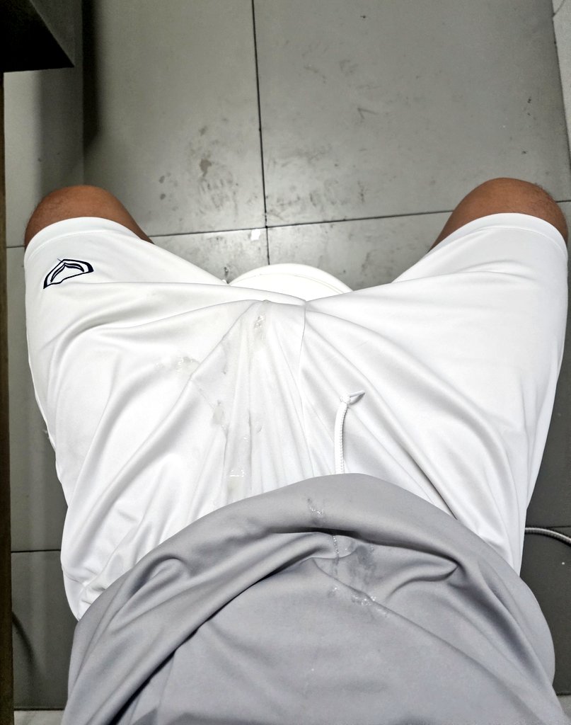 พ่อค้าซนอีกแล้ววว....เลอะเต็มเป้าเลย..โดนสาดน้ำใส้เต็ม ๆ เสยวว ๆ 😁💦