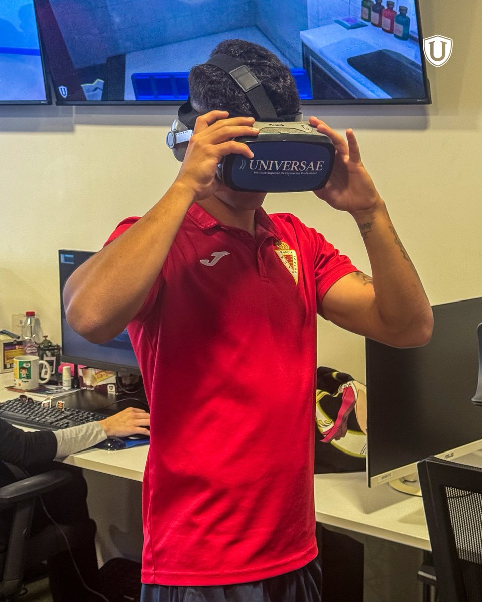 UNIVERSAE tweet media