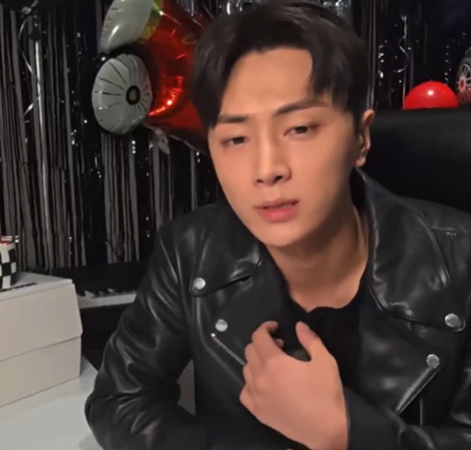 About Music tweet media