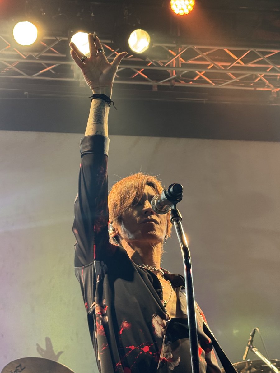 le_fo_u's tweet image. めちゃくちゃ最前ドセンで堪能させていただきました🖖
ありがとうございました……✨

#SUGIZO
#SMD
#FINALOFTHESNAKE