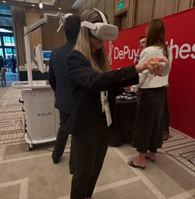 UNTHealth_TCOM's tweet photo. The number of DOs going into orthopaedic surgery is on the rise every year, and #TCOM students are part of that increase. The recent Texas Hip & Knee Conference allowed more TCOM students to gain hands-on experience as we continue to increase DO representation. Terrific work! https://t.co/9wVtTXFLFJ