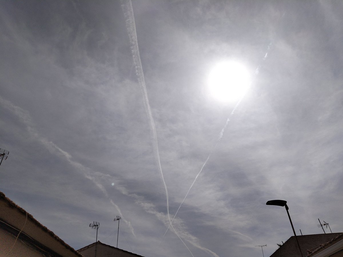 GeoingenieriaMu's tweet image. #UltimaHora ¿A quién le habéis pedido permiso para meternos en un experimento climático en #España? @mitecogob