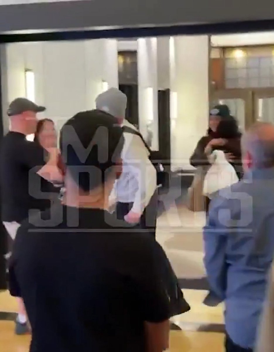 Just Alyx tweet media