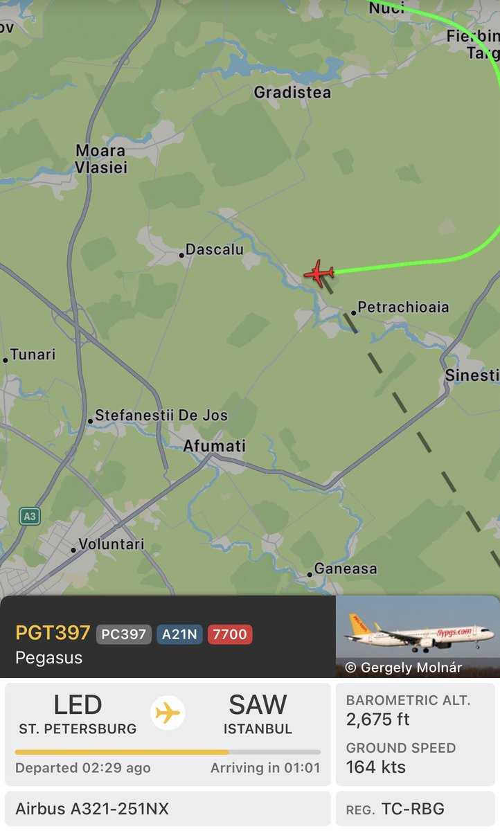 Gerald2General's tweet image. 🚨 7700 General Emergency right now!

Pegasus Airlines Airbus A321neo (TC-RBG) PGT397 / PC397 from St. Petersburg (LED) to Istanbul (SAW) squawking 7700 at low altitude (2,675 ft) over Romania near Bucharest.

#FR24 #Avgeek #Squawk7700