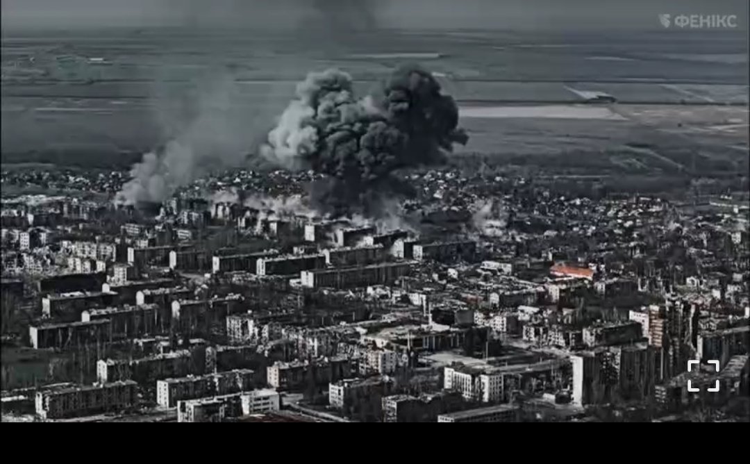 Це не Газа.
Це колишнє місто Костянтинівка.
росія все це називає допомогою та асвабаждєнієм.