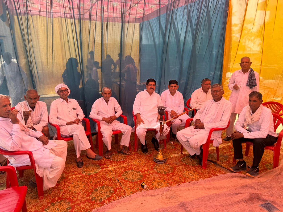 आज सादुलपुर तहसील में विभिन्न शादी समारोहों में पहुंचकर नवविवाहितों को बधाई व शुभकामनाएं दीं।

#AapkaVijay