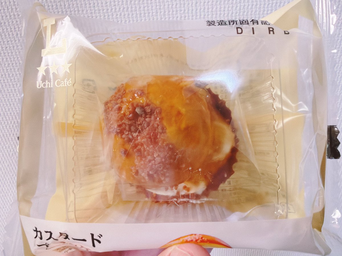 ローソンの「カスタードプリンケーキ」🍮