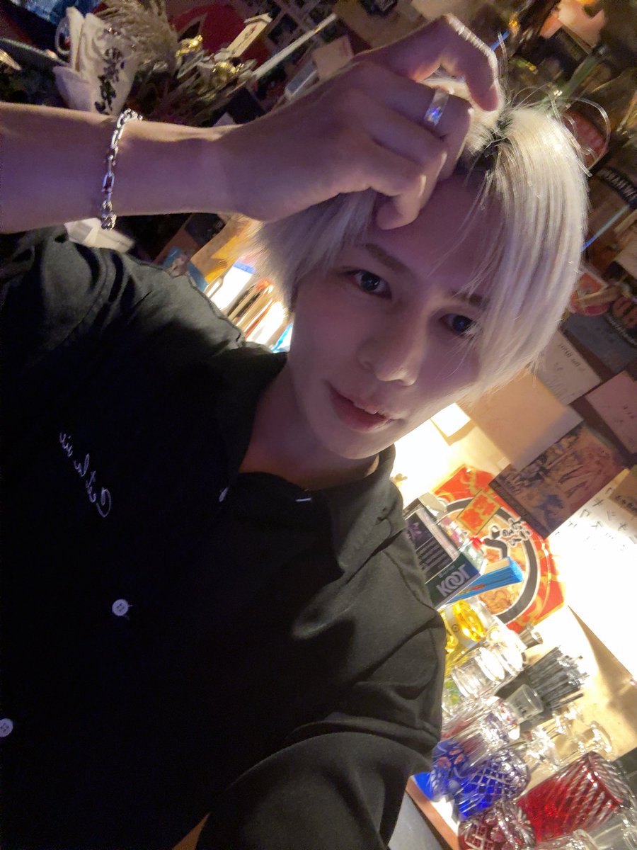 naitokea_'s tweet photo. 前髪が！伸びてきた！

えぐいんです(@Eglise1001 )

〜〜今週〜〜

20日(月)23:00〜5:00
22日(水)23:00〜5:00

22日は初のワンオペです🥃
無事業務を遂行したい…！！

対戦よろしくお願いします💨 https://t.co/69awaDZvJA